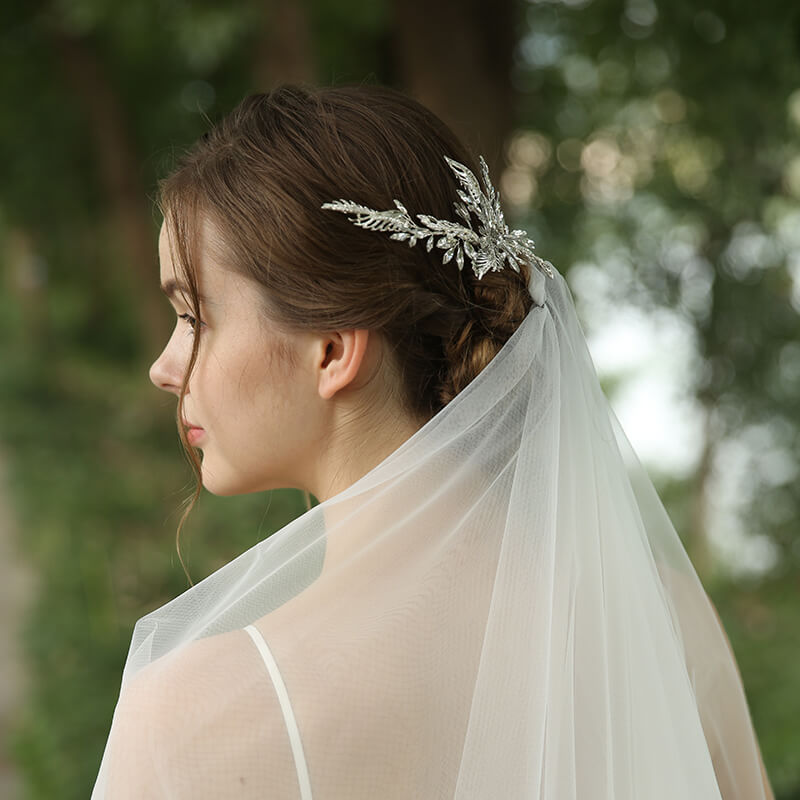 Beautiful Handmade Korean Hot Selling Women Fancy Crystal Leaves Designs Hairclips